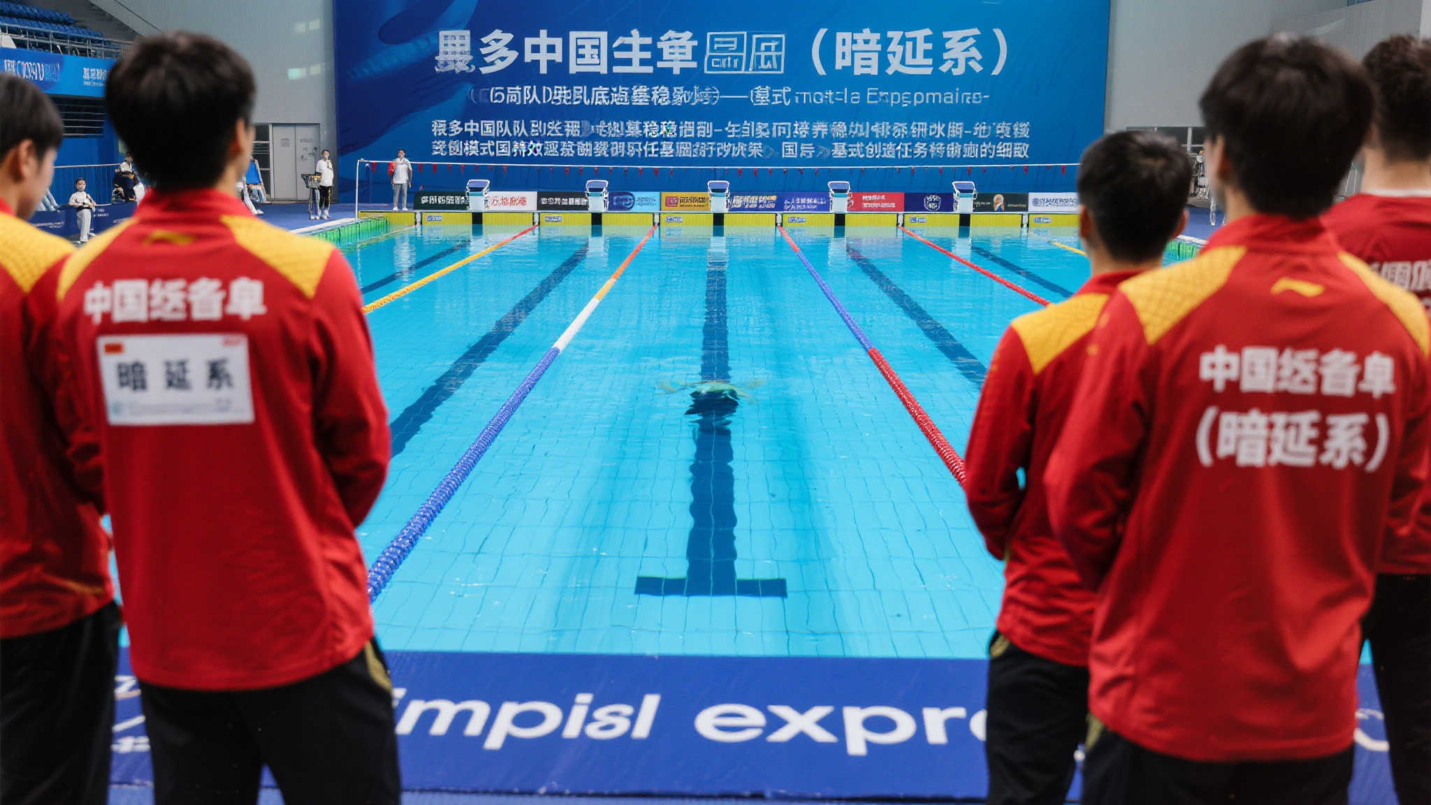 被生母遗弃的她,成为全红婵恩师,24岁时已斩获22项世界冠军。 被生母遗弃的她,成为全红婵恩师,24岁时已斩获22项世界冠军。